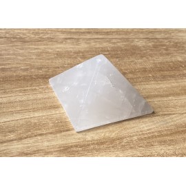 Hegyikristály ásvány piramis 7 cm
